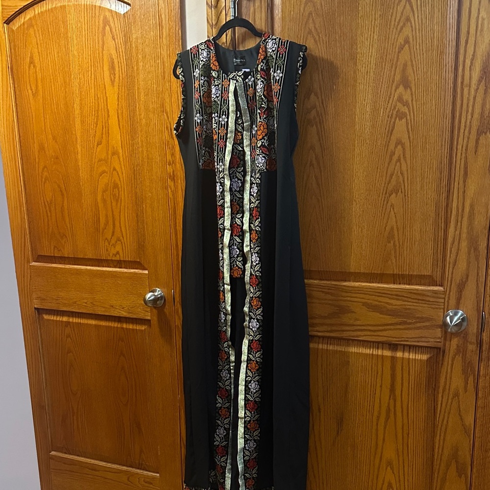 Elegant Black and Multicolor Embroidered abaya